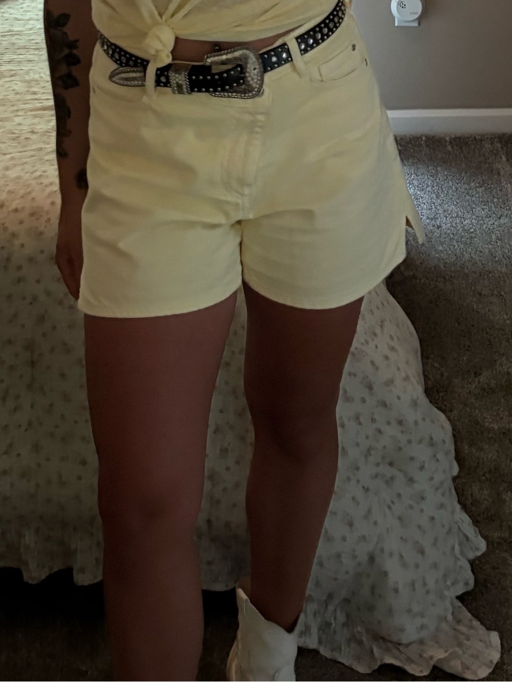 Zara high waisted crossover waist denim shorts 28 (us 6)